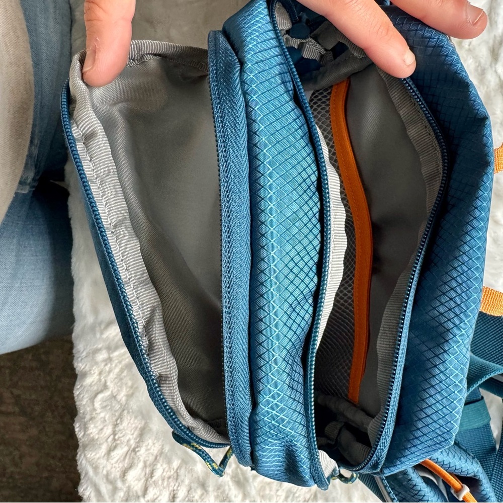 NWOT Glacier Peak Outdoor Waist Water Bottle And Pouch With Zipper Compartments - Picture 4 of 5